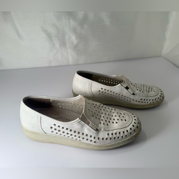 Volks Walkers Shoes Women's EUR 38/7.5-8 White Leathr PerferatedComfort Europian - Picture 3 of 5